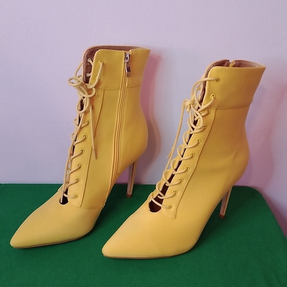 🎉Host Pick🎉 Womens Yellow Azalea Wang Booties - Picture 3 of 11